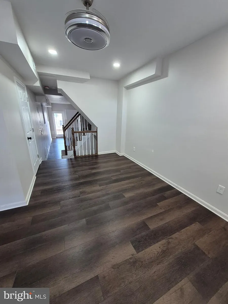 Building Photo - 2015 E Fairmount Ave