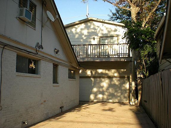 3rd image of 1601 Park Garage Apt St