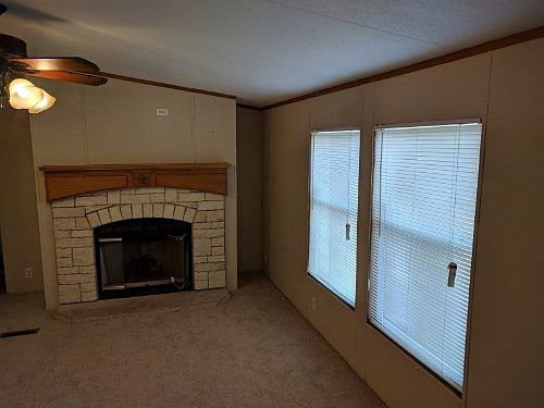 5th image of 724 E 6th St