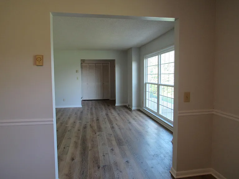 237 Stratmoor Dr — Photo 8