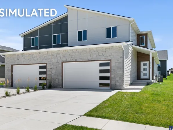 10721 Shore Front Dr, Lincoln, NE 68527