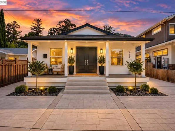 919 Old Canyon Rd, Fremont, CA 94536