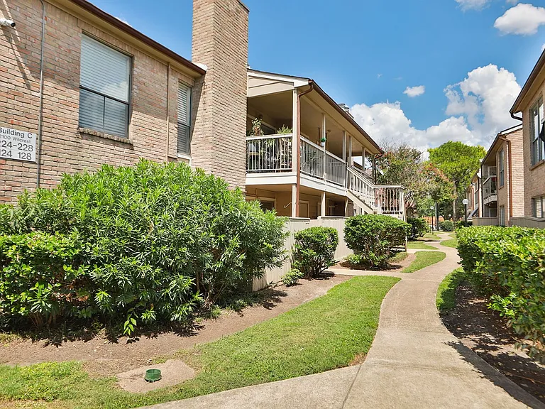 2100 Wilcrest Dr #127 — Photo 36