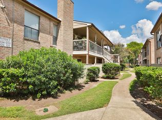 2100 Wilcrest Dr APT 127, Houston, TX 77042