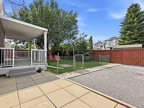 5th image of 206 E Davison Dr