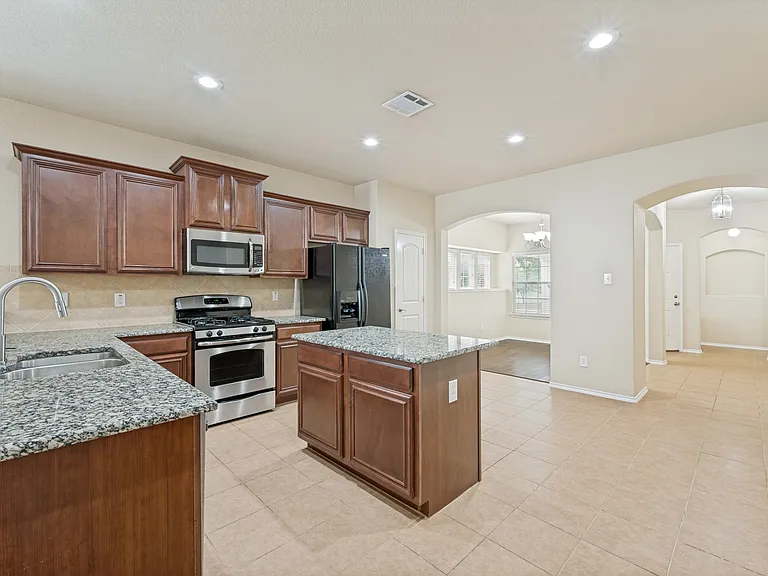 9017 Eagle Dr — Photo 6