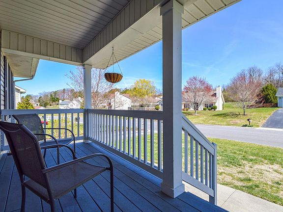 3rd image of 3106 Cedarmeade Dr