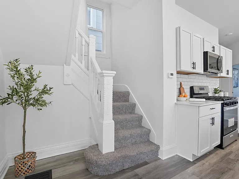 1820 Hewitt Ave — Photo 38