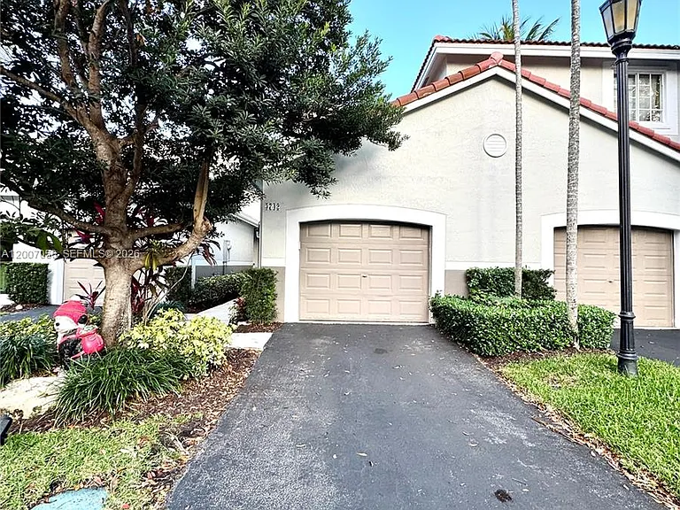3742 San Simeon Cir #3742 — Photo 2