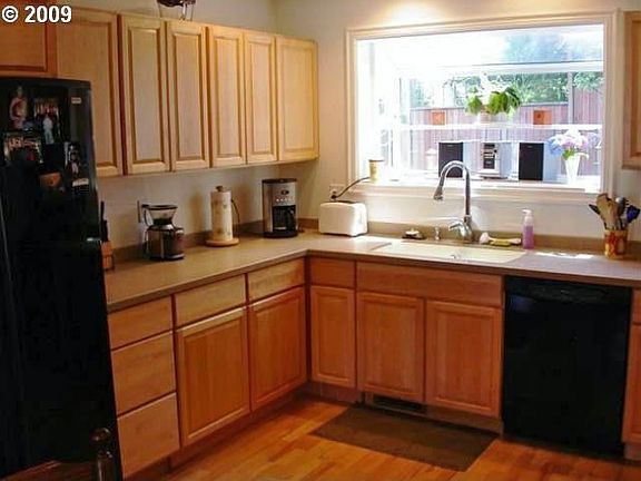 1775 White Oak Dr., Eugene