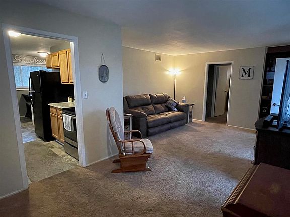 3rd image of 431 Grace Dr