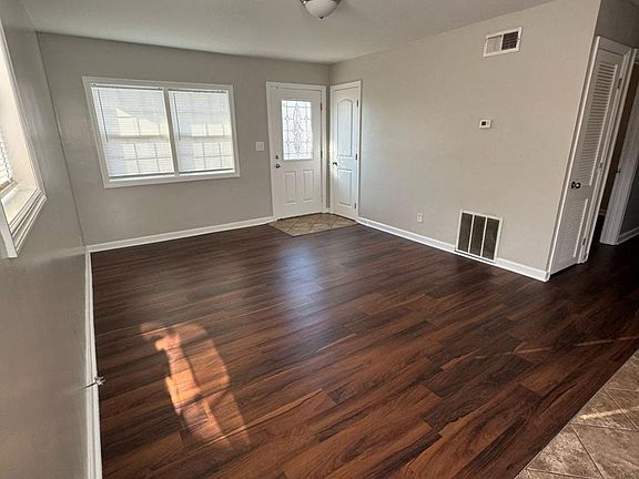 3rd image of 4815 Granada Dr