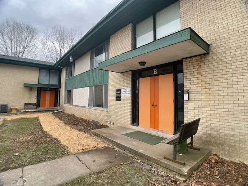 2 bed, 1.0 bath, 825 sqft, $850 — Photo 1