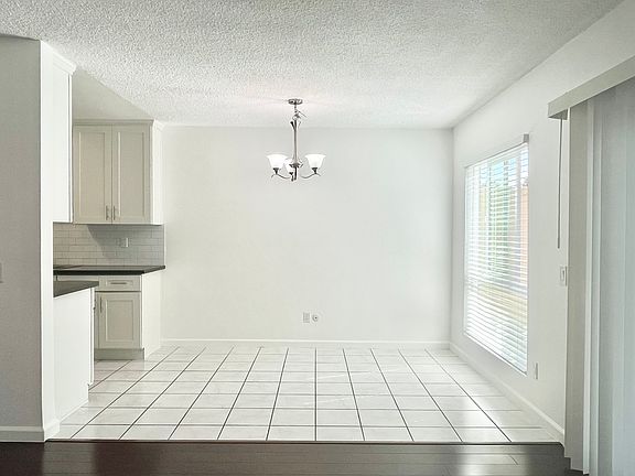 3rd image of 1401 Douglas St APT 6
