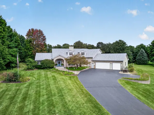 1646 Valley View Rd, Belvidere, IL 61008