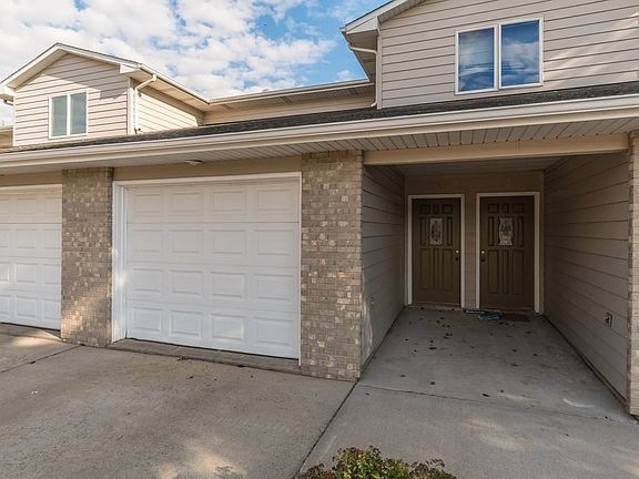 3rd image of 626 N Sycamore Ave #0