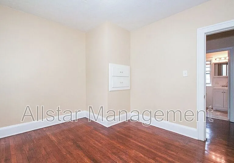 2100 Cottage Grove Dr — Photo 9