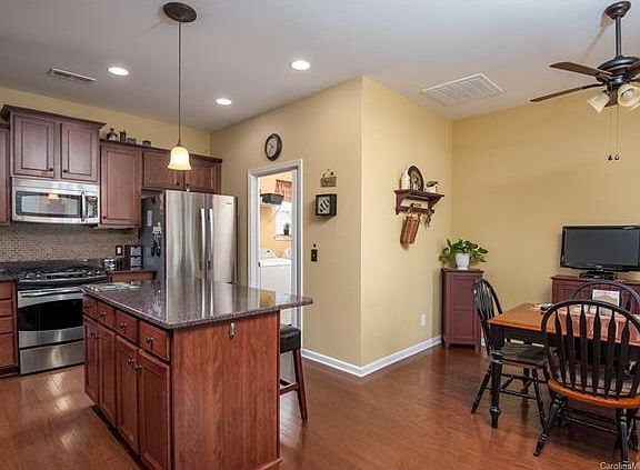 4th image of 8088 Crater Lake Dr