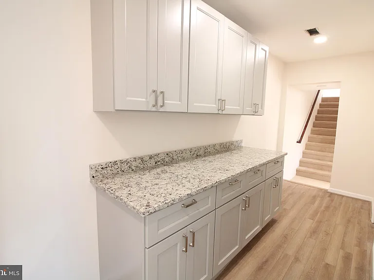 24 E Reed Ave — Photo 7
