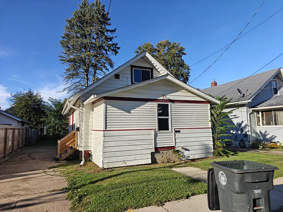1295 Sevilla Ave