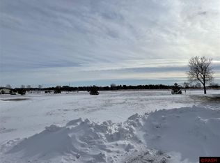 2035 Pratt Cir, Saint Peter, MN 56082