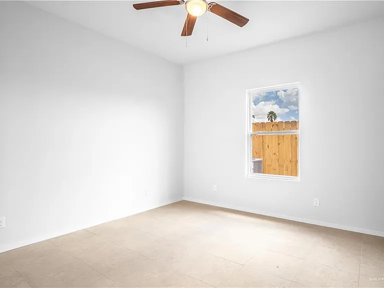 704 N Alexandrite Ave #1 — Photo 8