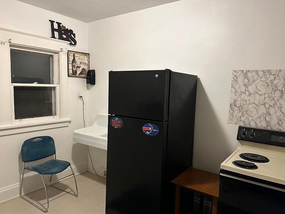 1st image of 612 Walnut Ave #3