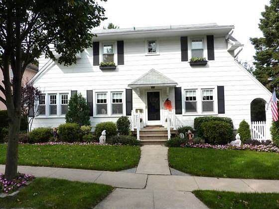 1st image of 19 Hollywood Ave
