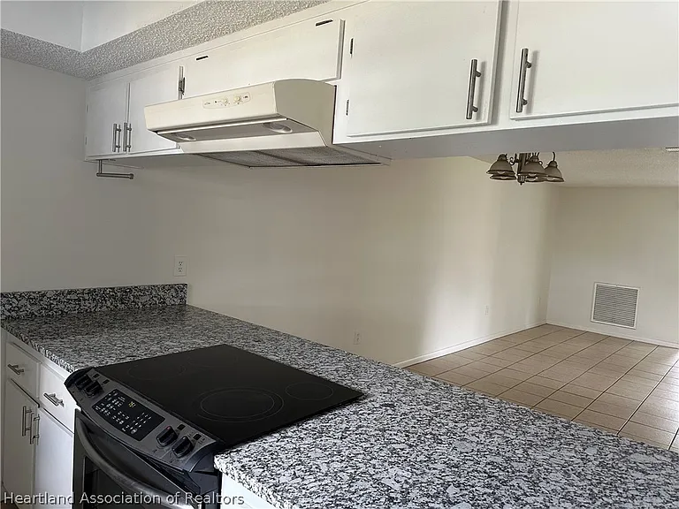 237 Rhapsody Ave — Photo 5