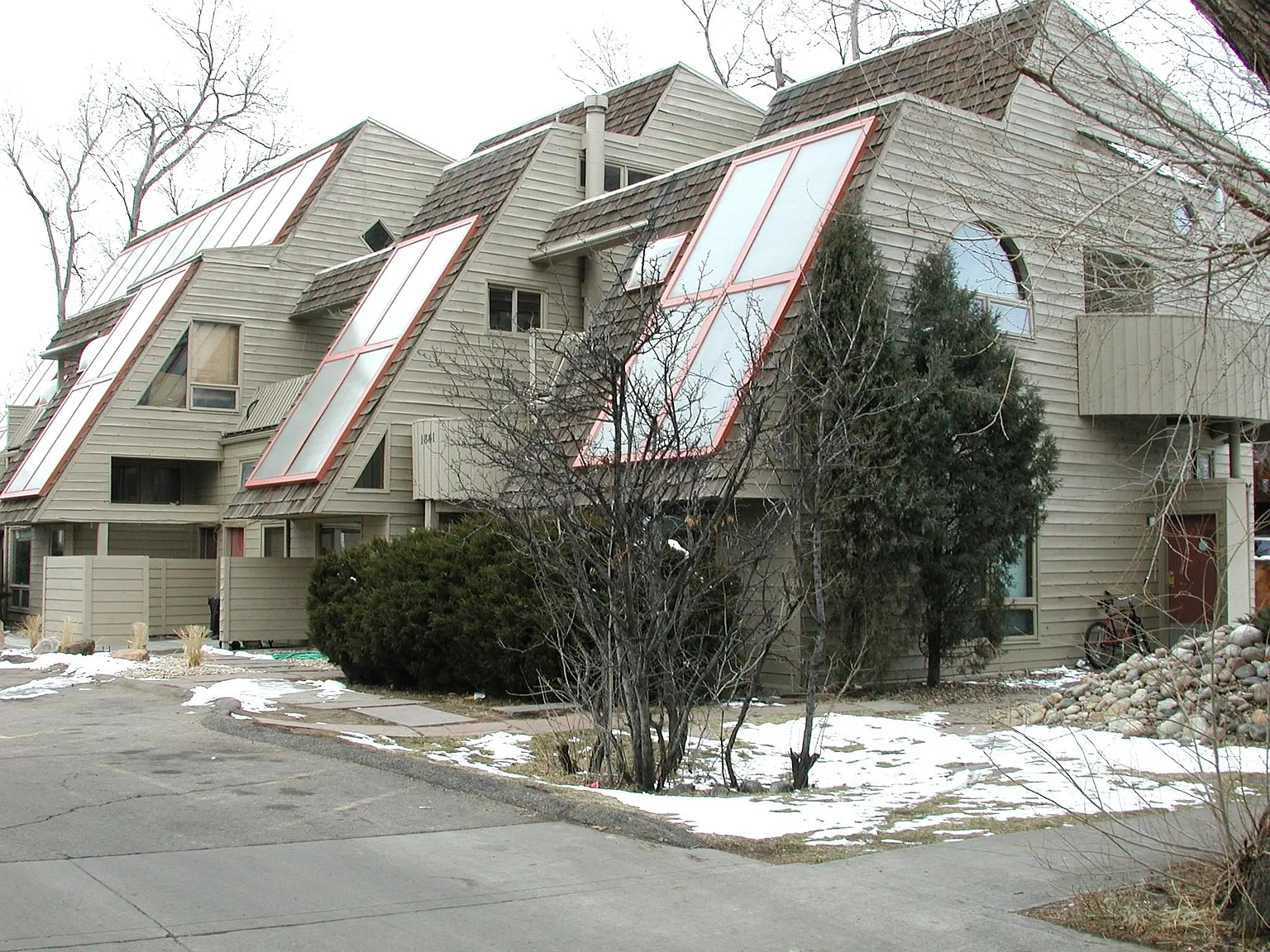 4 bed, 1400 sqft, $3,400 — Photo 1
