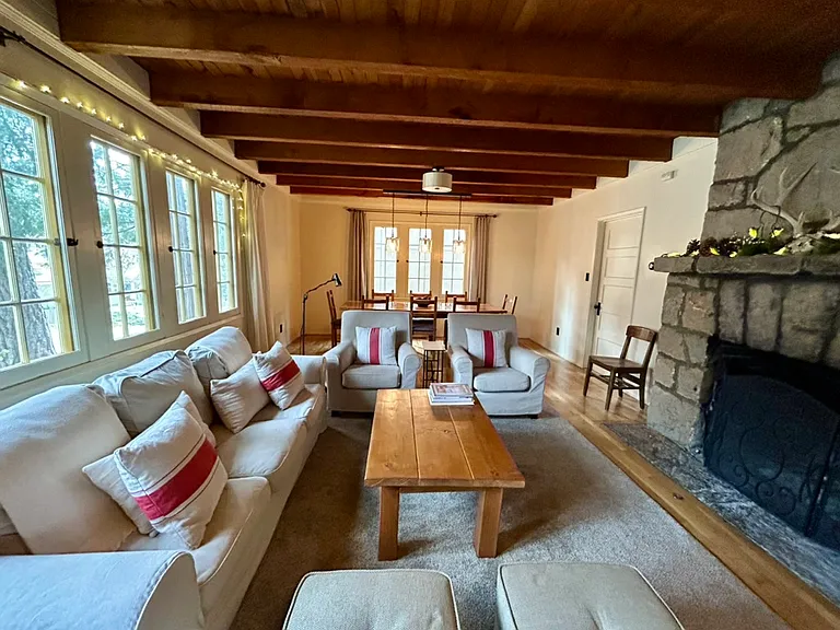 388 Heliotrope Dr — Photo 3