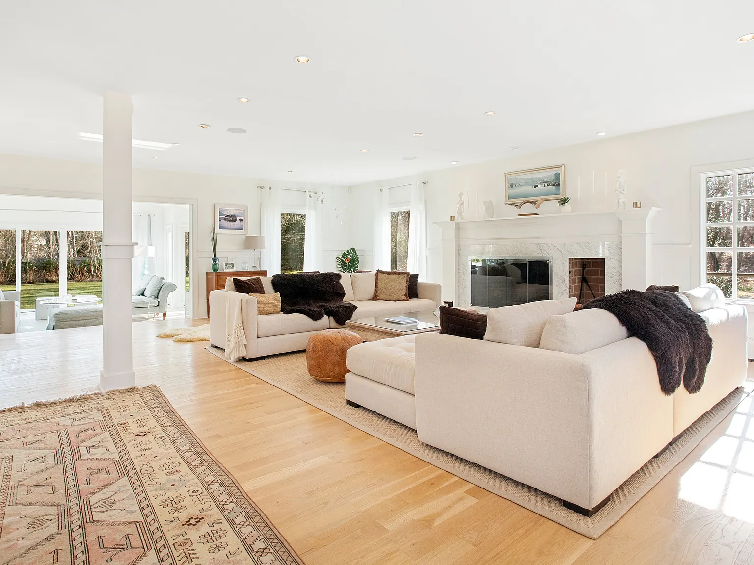 New to Market East Hampton With Pool House — Photo 4
