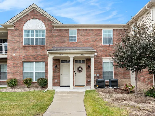 51875 E Pointe Ln #8, New Baltimore, MI 48051