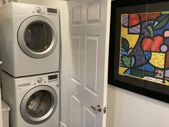 1619 Christian St #B, Philadelphia, PA 19146