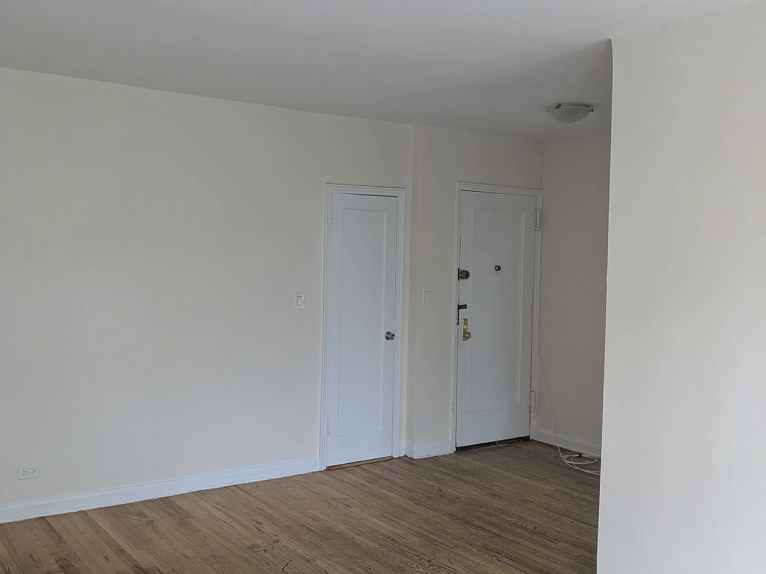 41-90 Frame Place — Photo 2