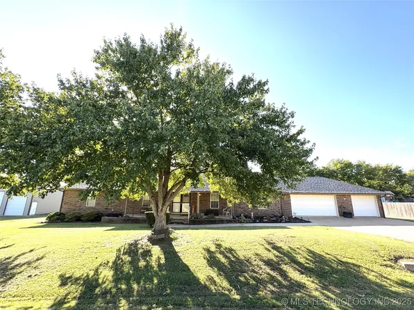 212 W Calista Dr, Tahlequah, OK 74464