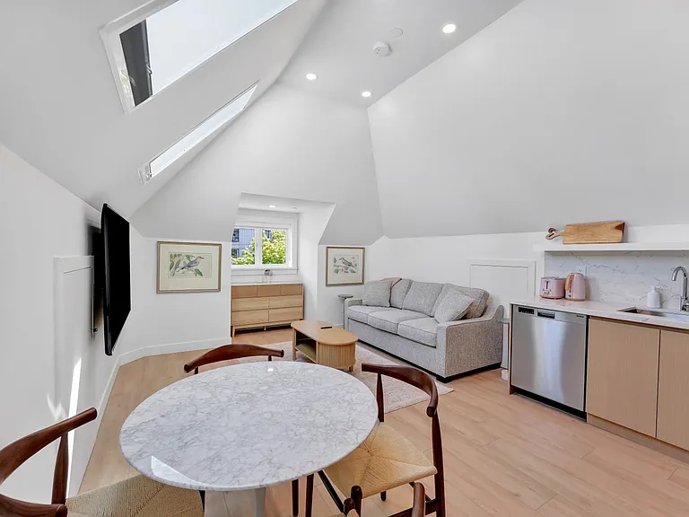 957 Nicola St #201 — Photo 5