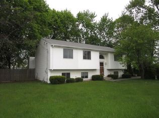 39 Clarke St, Warwick, RI 02886