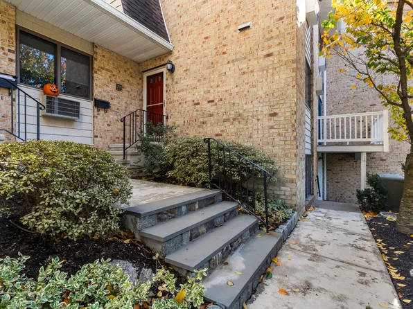 180 Glenbrook Road APT 35, Stamford, CT 06902