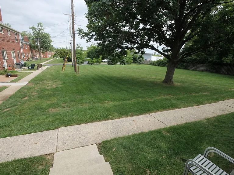 1139B Sells Ave — Photo 40