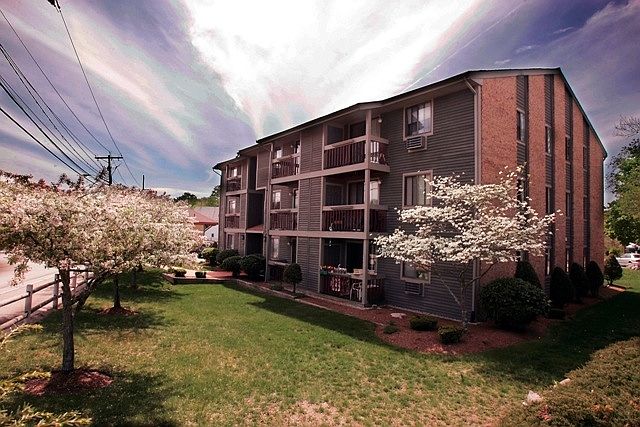 Pond Street Place