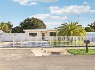 23 Miami Gardens Rd, West Park, FL 33023
