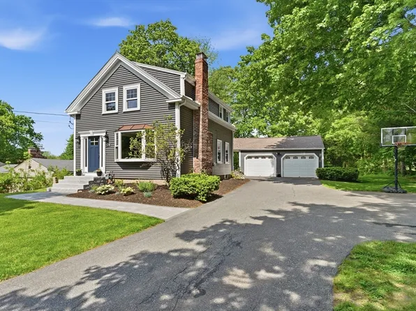 24 Worcester St, Grafton, MA 01519