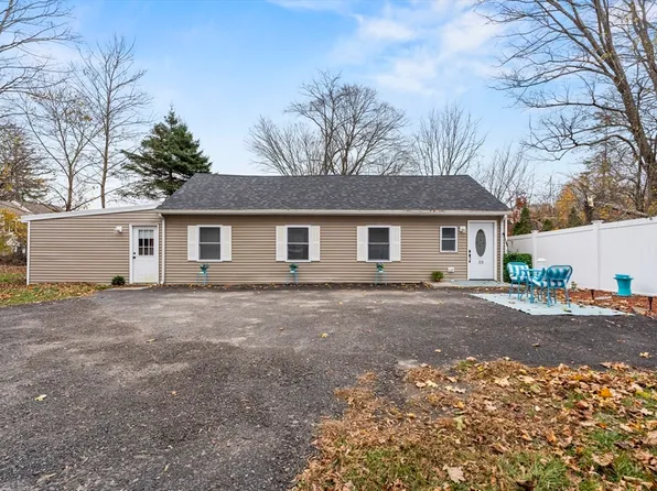 23 Bennett Ln, Lancaster, MA 01523