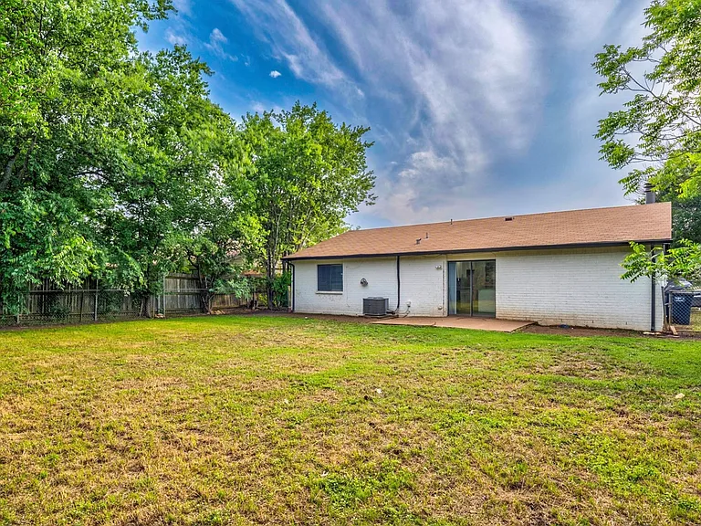 7813 Evening Star Dr — Photo 21