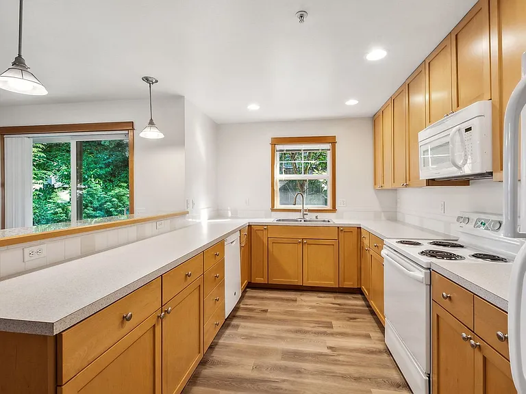 2-Bedroom Apartment for Rent at North Admiral Court - West Seattle — Photo 5