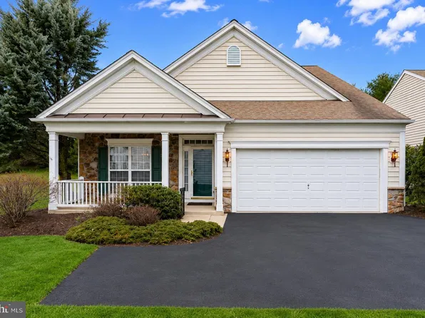108 Petunia Dr, Kennett Square, PA 19348