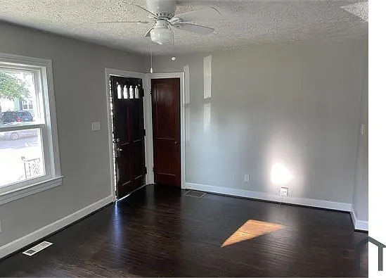3 bed, $1,250 — Photo 2