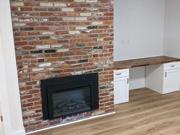 Living room, view as you enter.