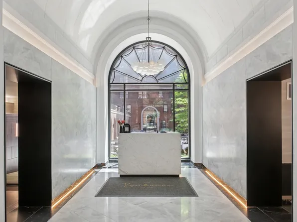 160 East 48th Street image 20 of 21